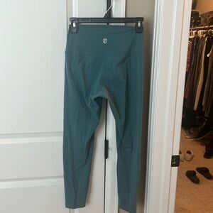 Born Primitive Your Go To leggings 2.0 Large